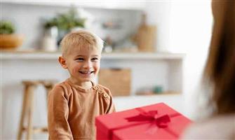 چگونه هدایای آموزشی می‌توانند فرهنگ یادگیری را در سازمان‌ها ترویج دهند؟